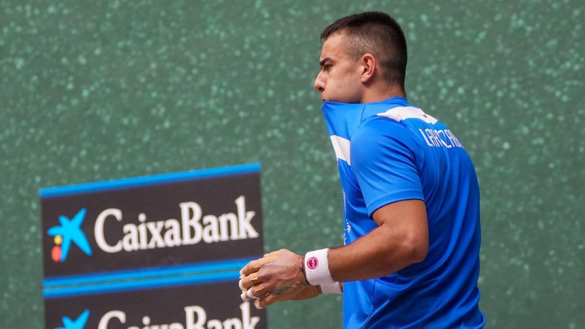 Iñaki Artola, finalista del Manomanista después de tumbar a Iker Larrazabal en el Ogueta de Gasteiz.