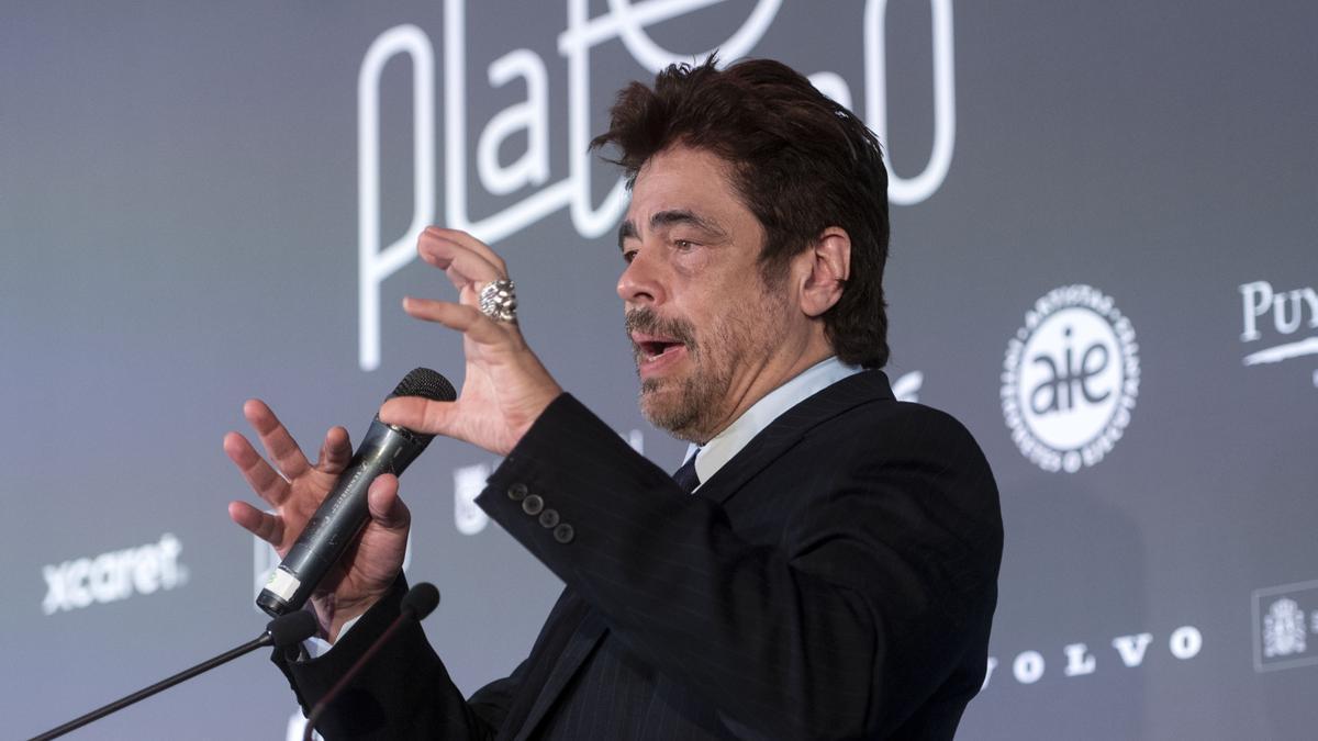 Benicio Del Toro, agradece el Platino de Honor