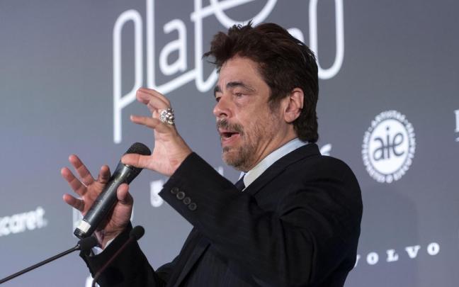 Benicio Del Toro, agradece el Platino de Honor Benicio Del Toro, agradece el Platino de Honor