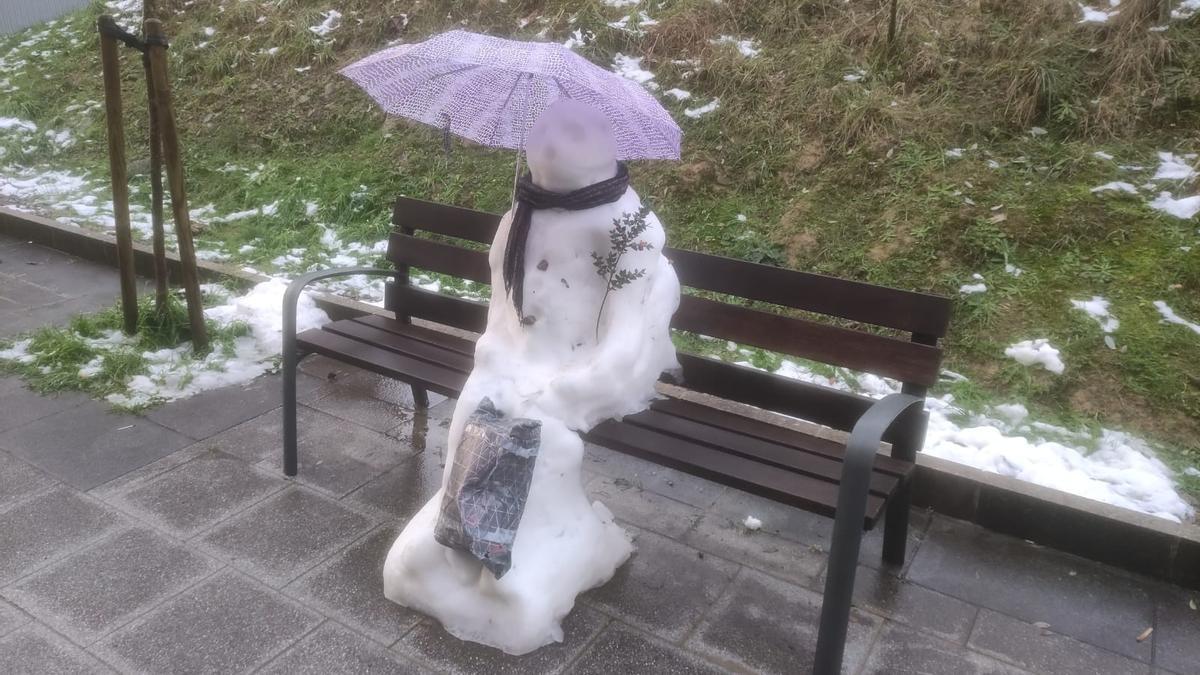 El muñeco de nieve del barrio Gurutze de Urretxu.