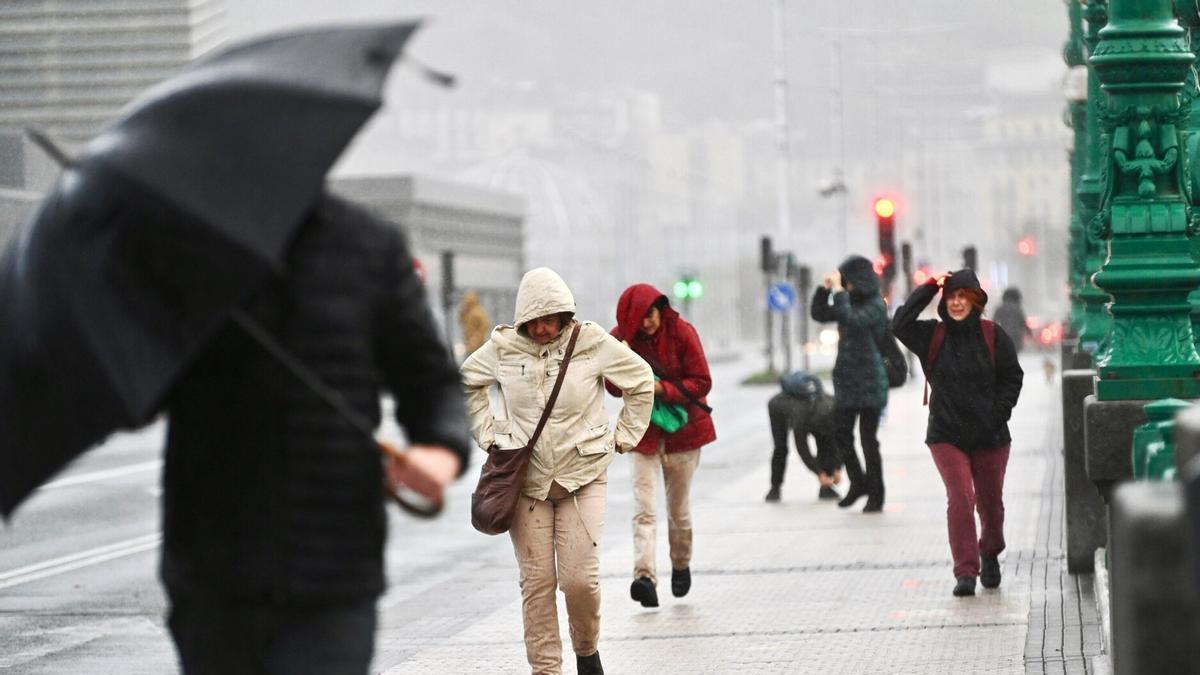 El temporal de lluvia y frío ha dejado abundantes precipitaciones en todo Euskadi.