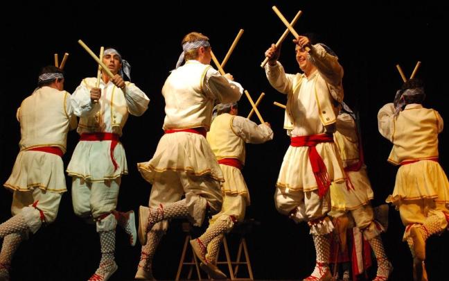 Actuación del programa 'Dantza Plazetan'