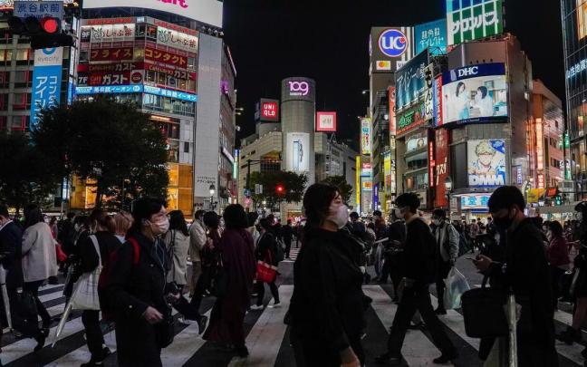 Peatones en el cruce de Shibuya, en Tokio