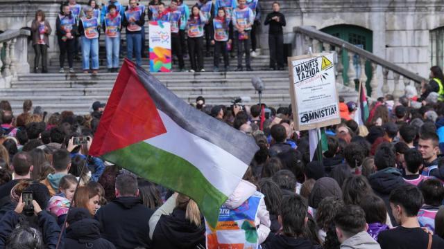 Llegada de Korrika al Ayuntamiento de Bilbao.