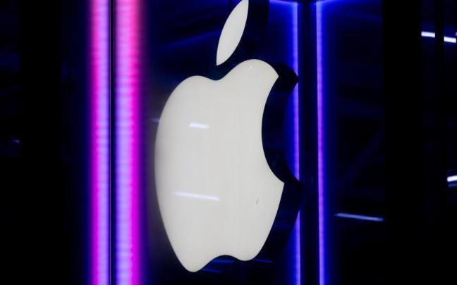 El logo de Apple en una de sus tiendas. / EP El logo de Apple en una de sus tiendas.