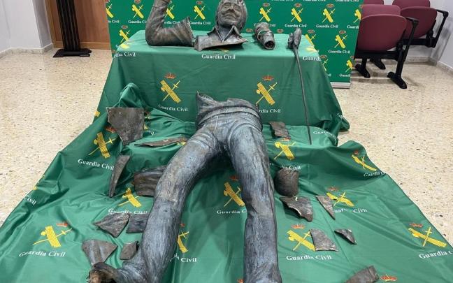 Imagen de la estatua robada y troceada