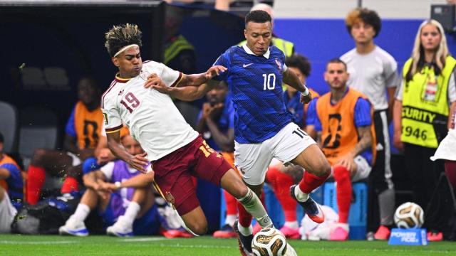 Lamine Yamal y Kylian Mbappé son dos de los nominados del Balón de Oro.