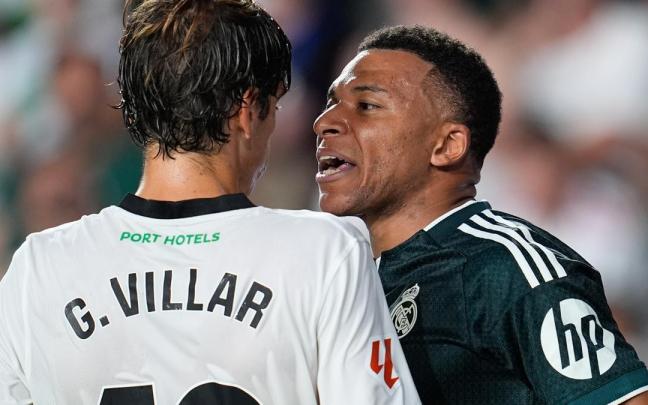 Kylian Mbappé se encara e insulta a Gonzalo Villar durante el Elche-Real Madrid.