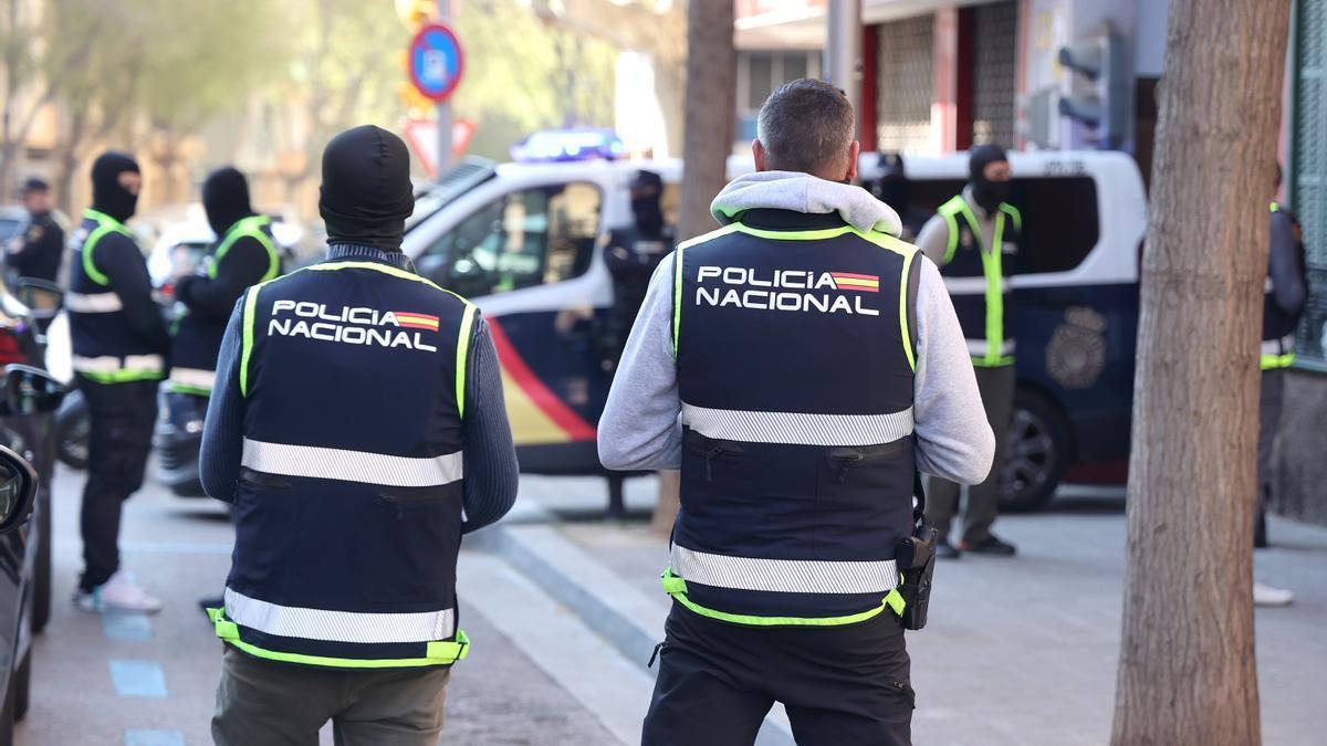 Agentes de la Policía Nacional.