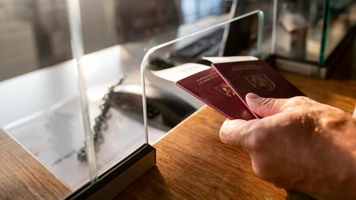 El pasaporte es recomendable incluso para viajar entre los países de la Unión Europea.
