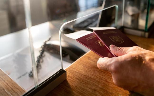 El pasaporte es recomendable incluso para viajar entre los países de la Unión Europea.