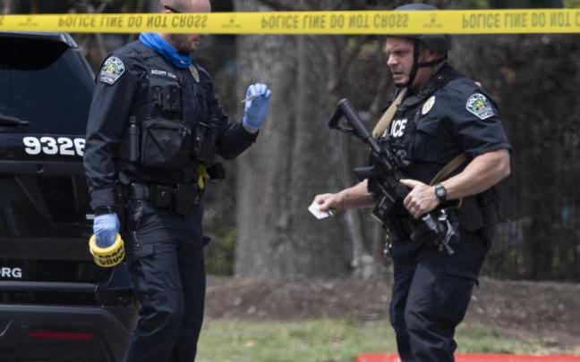 Un hombre armado con un fusil de asalto mató hace unas semanas a cinco personas en un domicilio de Texas.