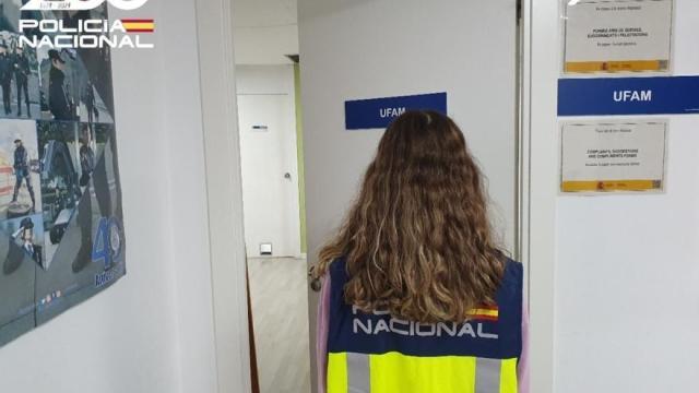 Agente de la UFAM de la Policía Nacional.