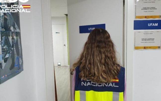 Agente de la UFAM de la Policía Nacional.
