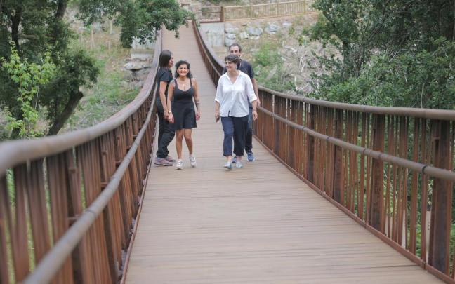 Inauguración de la esperada pasarela sobre el arroyo Madari