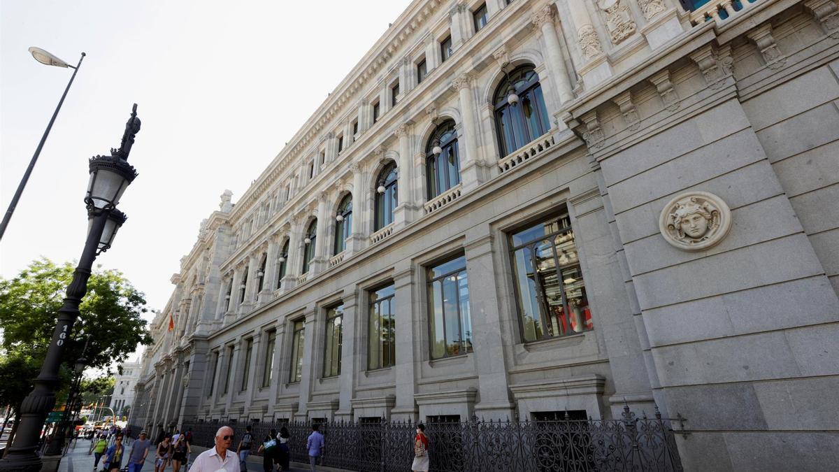 Imagen lateral del Banco de España.