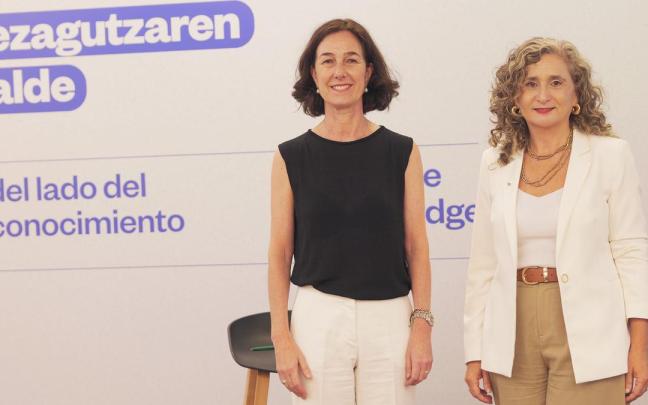 De izquierda a derecha, Idoia Otaegui, directora académica de los Cursos de Verano, y Juana Goizueta, vicerrectora del Campus de Gipuzkoa de la EHU.
