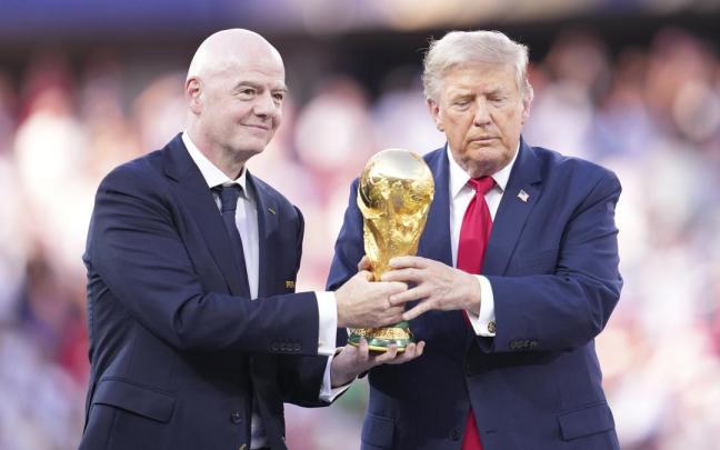 El presidente de la FIFA, Gianni Infantino, y el presidente de Estados Unidos, Donald Trump.