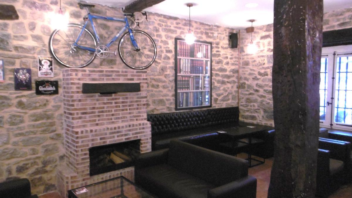 Interior de lo que fue la farmacia de León Felipe.