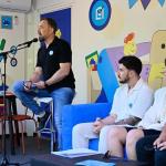 El consejero de Vivienda y Agenda Urbana, Denis Itxaso, este jueves en el stand de Gaztelagun en Kobetamendi.