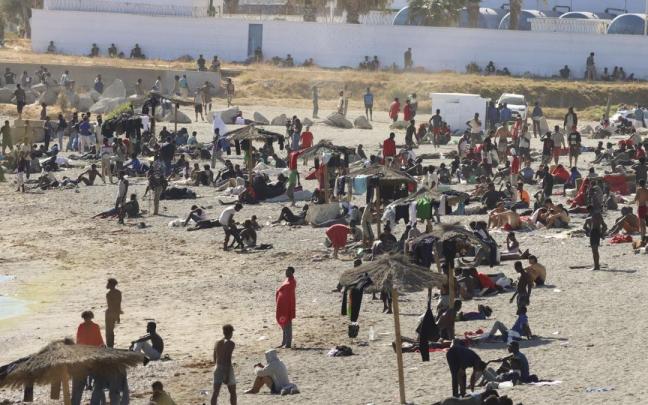 Vivas cree que quedan 6.000 migrantes ilegales en Ceuta y denuncia la "carencia de medios" en las cifras