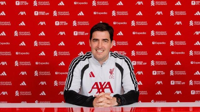 Iraola, durante su presentación como nuevo técnico del Liverpool.
