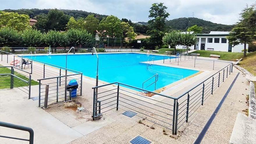 Piscinas municipales de Ribera Alta en la localidad de Pobes