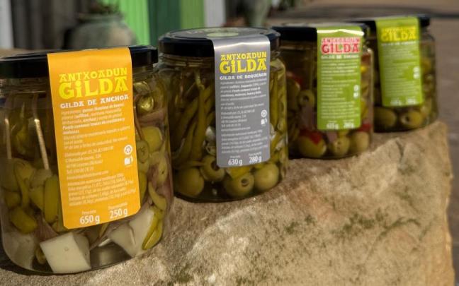 En la Gilda del Norte elaboran cada gilda a mano, siguiendo la receta tradicional.