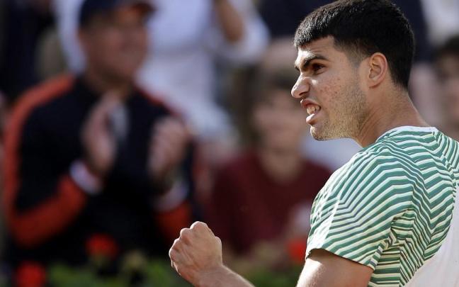 Carlos Alcaraz durante su estreno en Roland Garros.