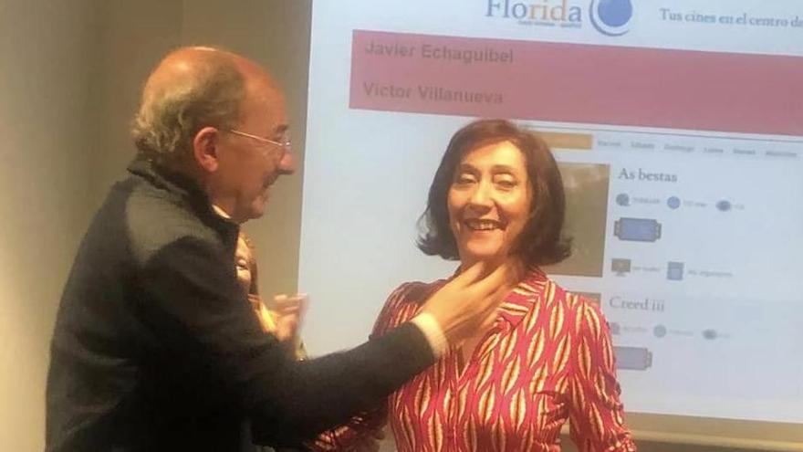 Imposición de la insignia a Blanca de Arana