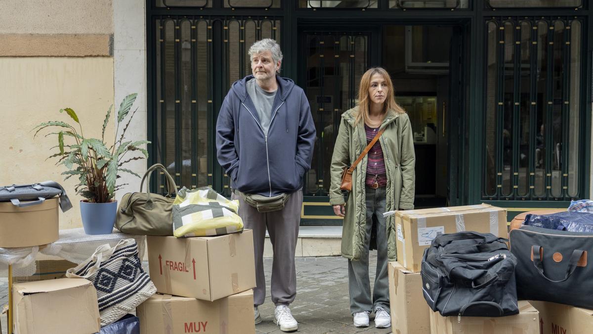 Raúl Cimas y Esperanza Pedreño, en una escena de la segunda temporada de la serie ‘Poquita fe’