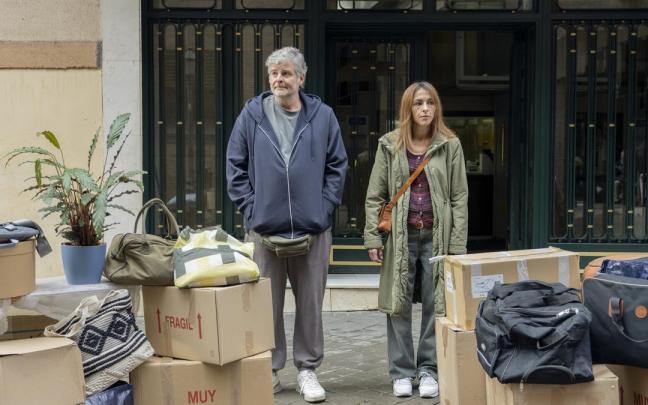 Raúl Cimas y Esperanza Pedreño, en una escena de la segunda temporada de la serie ‘Poquita fe’