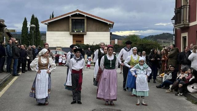 El grupo Artie Artie Dantza Taldea participará en diversas actividades