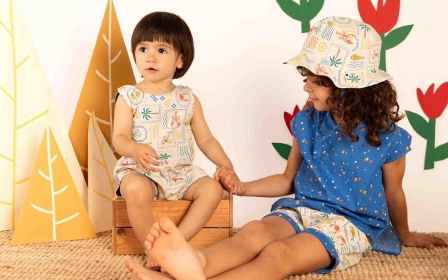 Niños de 2 y 5 años con ropa de la tienda Bitxo Bola.