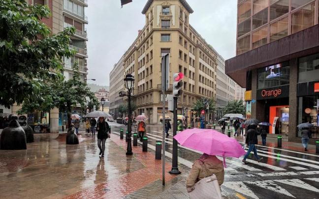 El Departamento vasco de Seguridad calcula que se podrían superar los 15 litros por metro cuadrado en una hora. El Departamento vasco de Seguridad calcula que se podrían superar los 15 litros por metro cuadrado en una hora.
