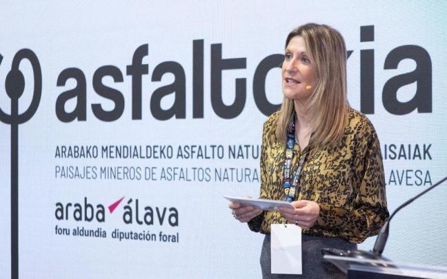 Asfaltokia Arabako Mendialdeko asfalto naturalen interpretazio zentroak lurraldeko meatze paisaien balioa nabarmendu du Fiturren.