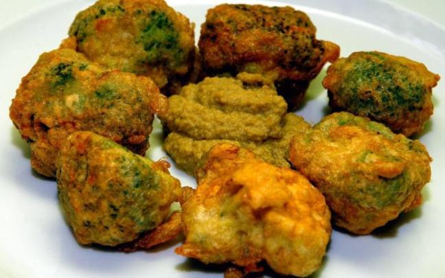 Flores de brócoli rebozada.