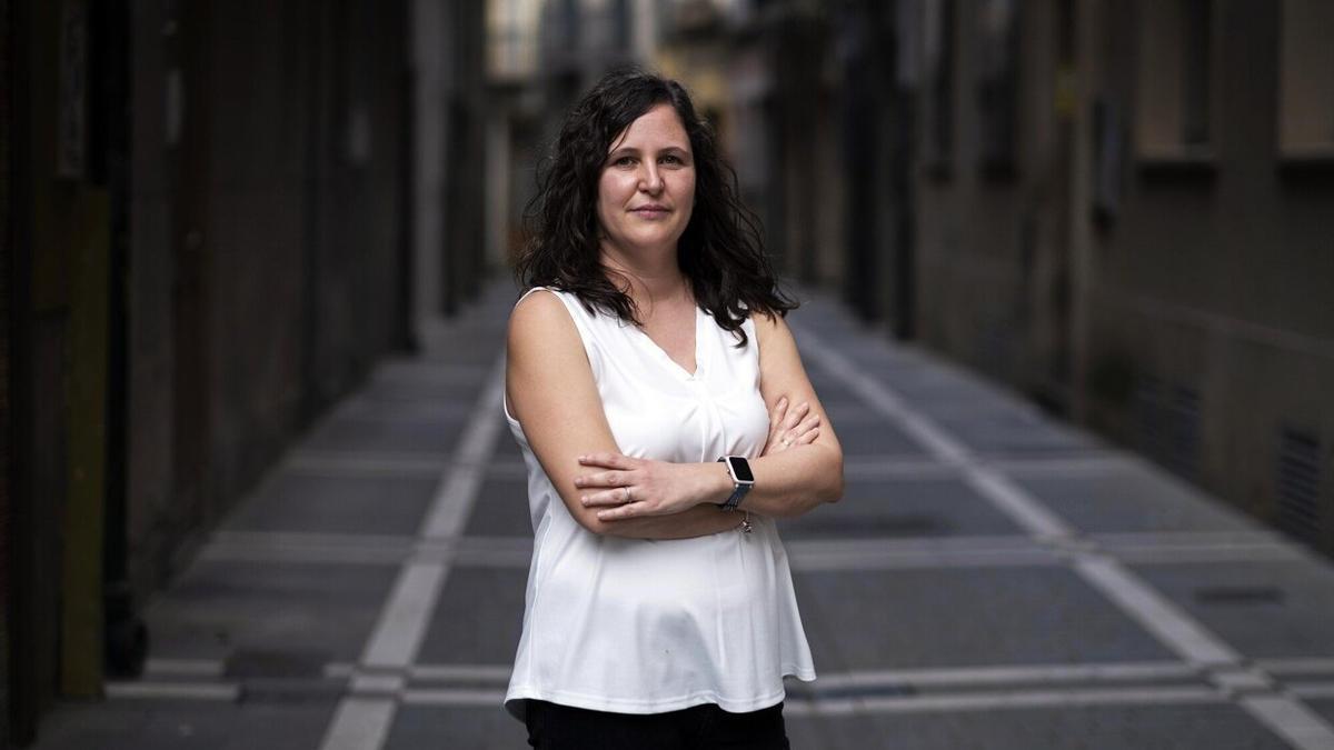 La técnico del INCIBE, Miriam Puente, esta semana en el Casco Viejo de Pamplona.