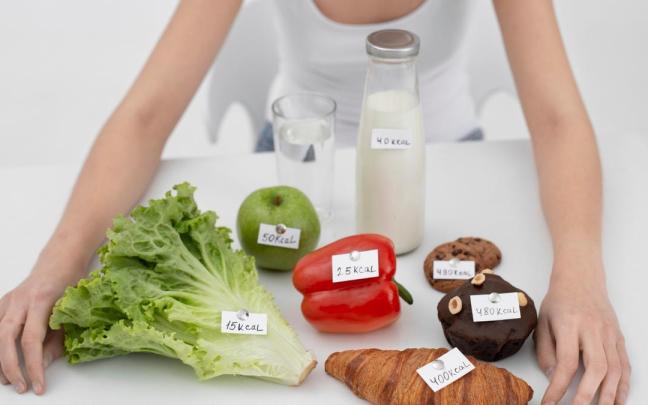 Comer solo frutas y verduras no es llevar una vida saludable.