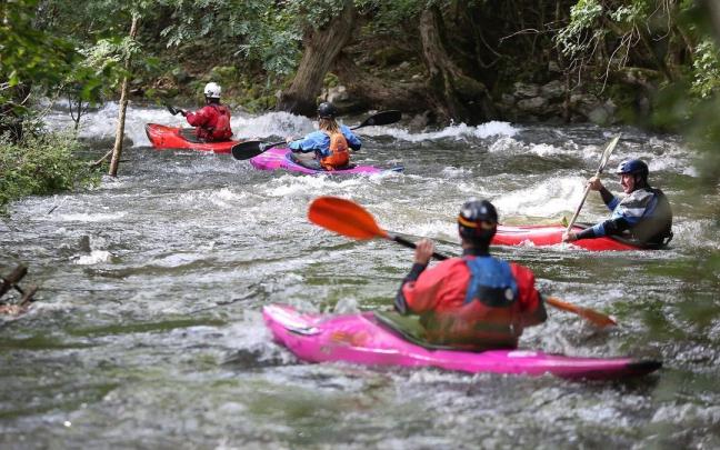 Fotos del desembalse de Eugi: un río para bajar en kayak Fotos del desembalse de Eugi: un río para bajar en kayak