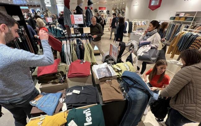 El comercio tira del empleo en los primeros meses del año.