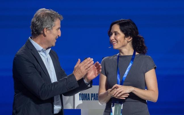 Alberto Núñez Feijóo e Isabel Díaz Ayuso comparten escenario durante el Congreso del PP del pasado mes de julio.