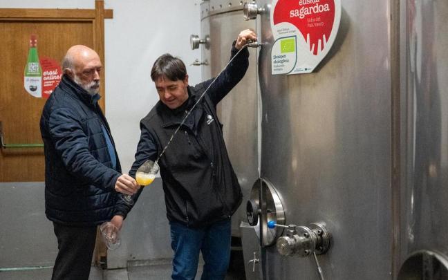 Apertura de la Temporada de Txotx 2026 de Goierri, en la sidrería Oiharte de Zerain, de la mano de Paco Etxeberria.