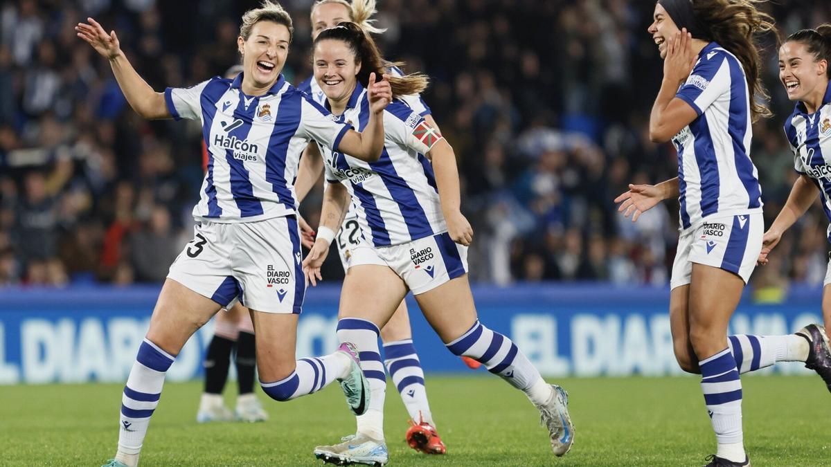 Lavogez anotó el único gol del partido en el derbi de Anoeta. / JAVI COLMENERO