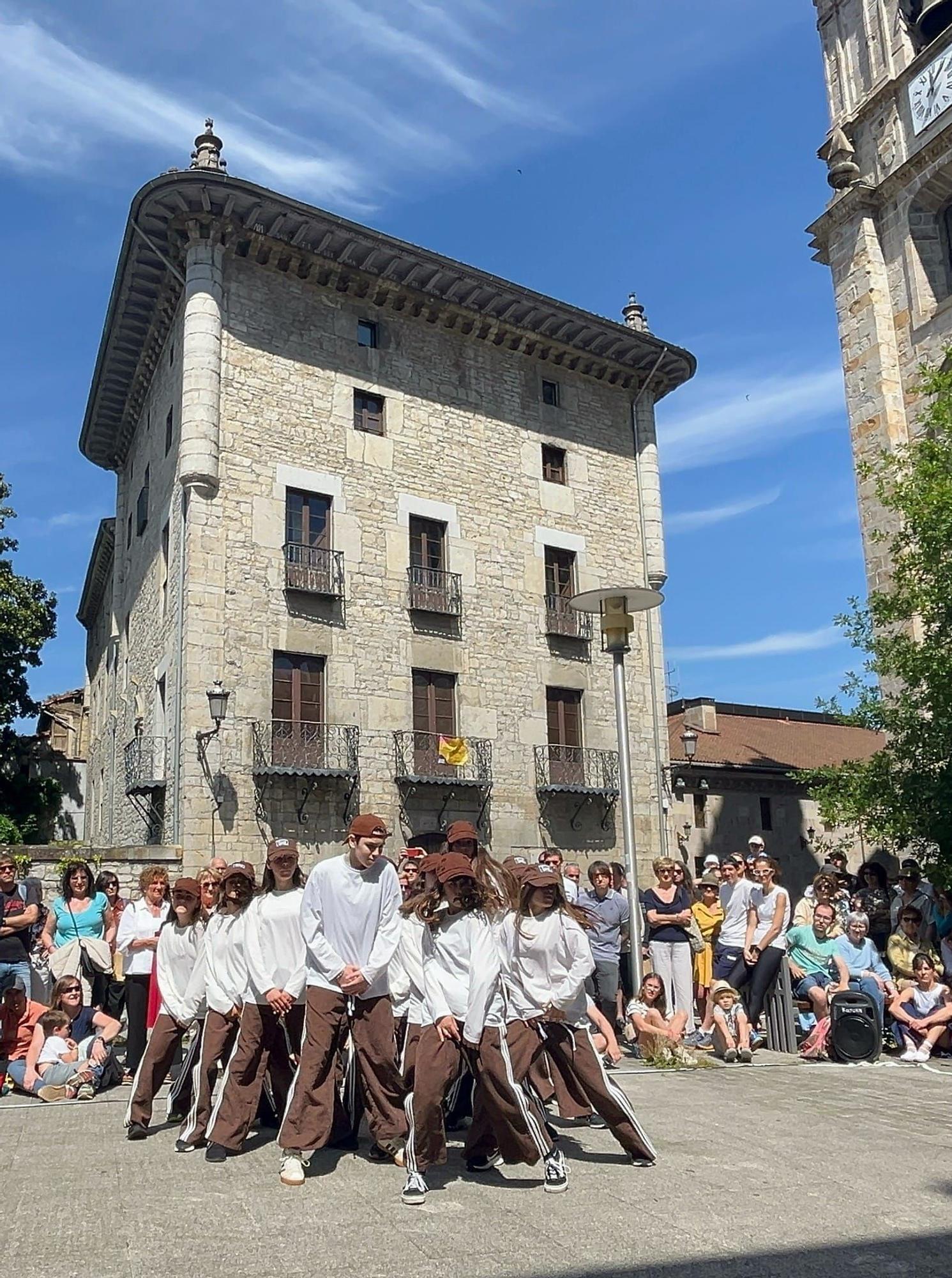 El encuentro permite disfruta de una fusión de estilos y coreografías.