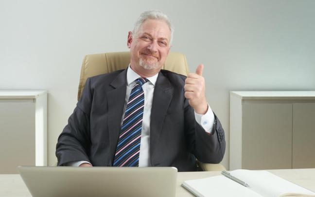 Las personas de 55 años o más muestran un mayor vínculo con la organización y una mayor implicación en el trabajo que las menores de esa edad, aunque registran niveles más elevados de estrés laboral.