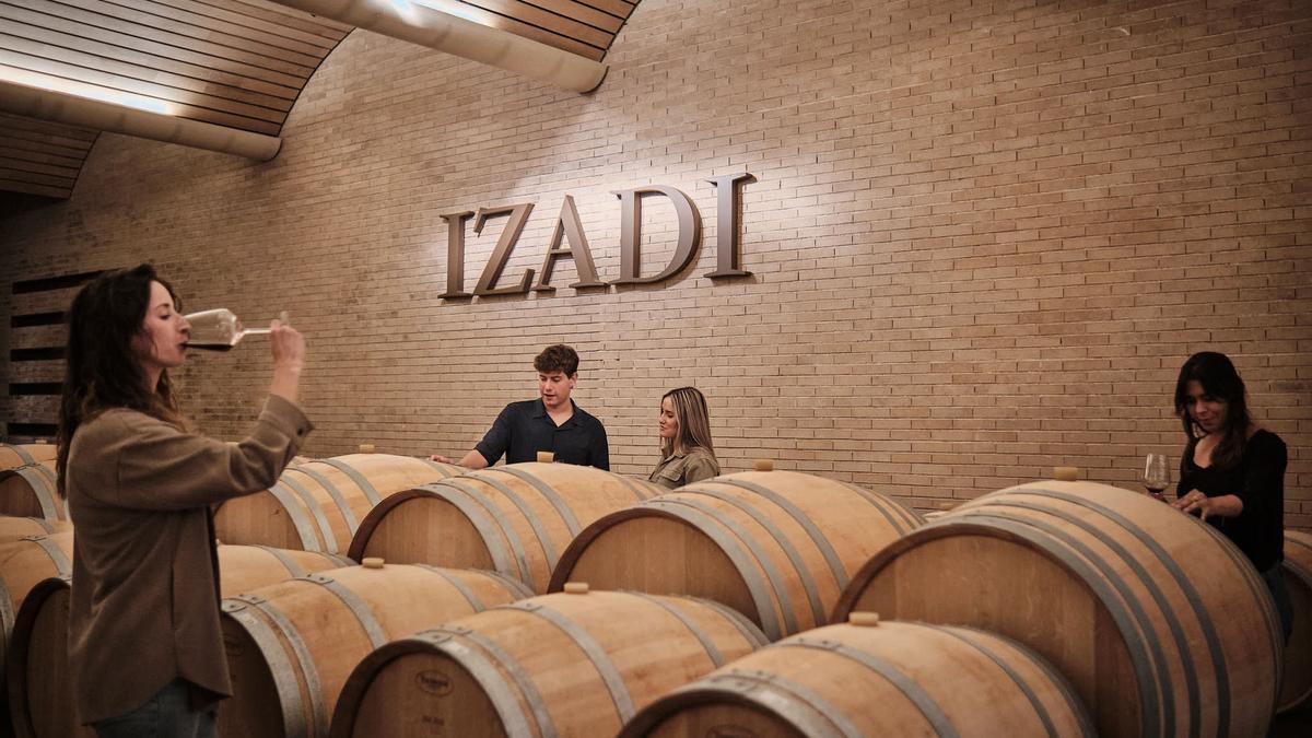Enoturismo en la bodega Izadi