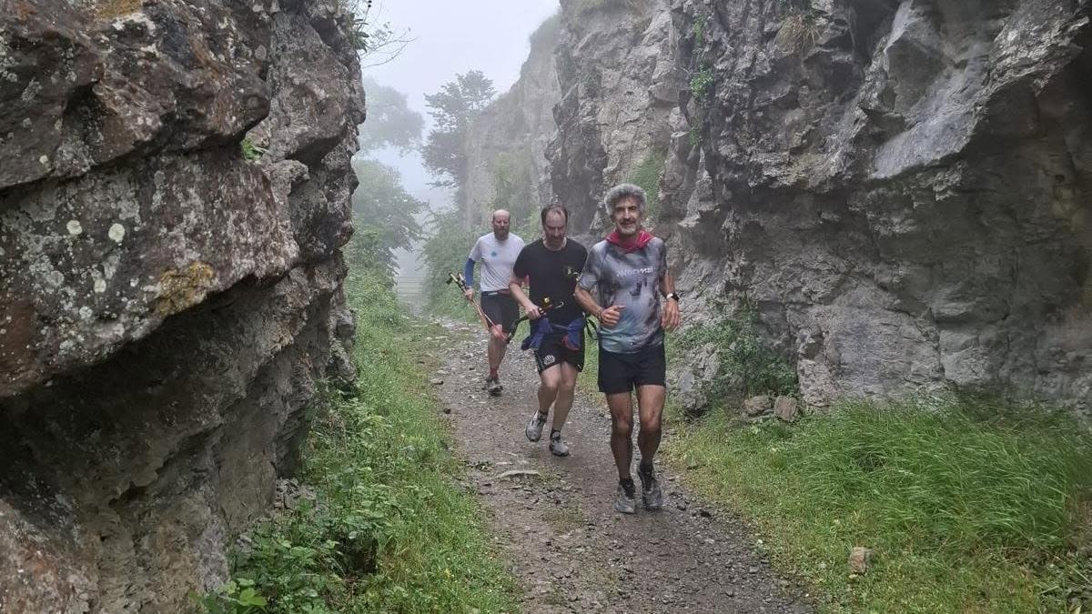 El impulsor de Casa Mundo Cero, Ibon Cormenzana, en una carrera solidaria en Orduña a favor de Aefat
