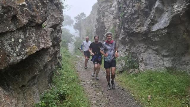 El impulsor de Casa Mundo Cero, Ibon Cormenzana, en una carrera solidaria en Orduña a favor de Aefat