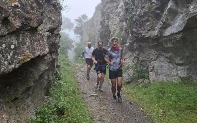 El impulsor de Casa Mundo Cero, Ibon Cormenzana, en una carrera solidaria en Orduña a favor de Aefat